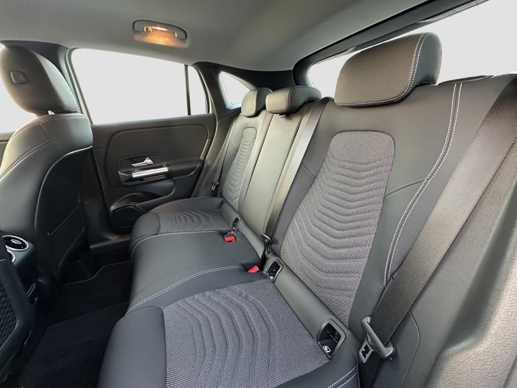 Fahrzeugabbildung Mercedes-Benz GLA 200 d LED*ParkAss*SpurH*AUT*el.Heck*PDC*AHK