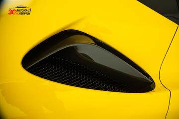 صورة 8 لـ 2021 Ferrari SF90
