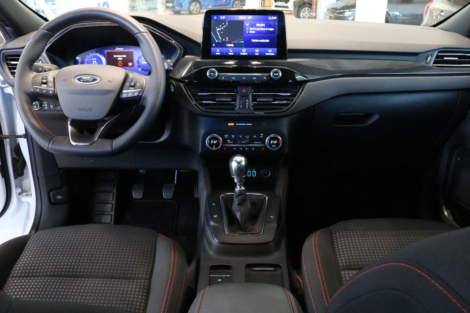 Fahrzeugabbildung Ford Kuga ST-Line 1,5 110 KW 150 PS   Winterpaket 2