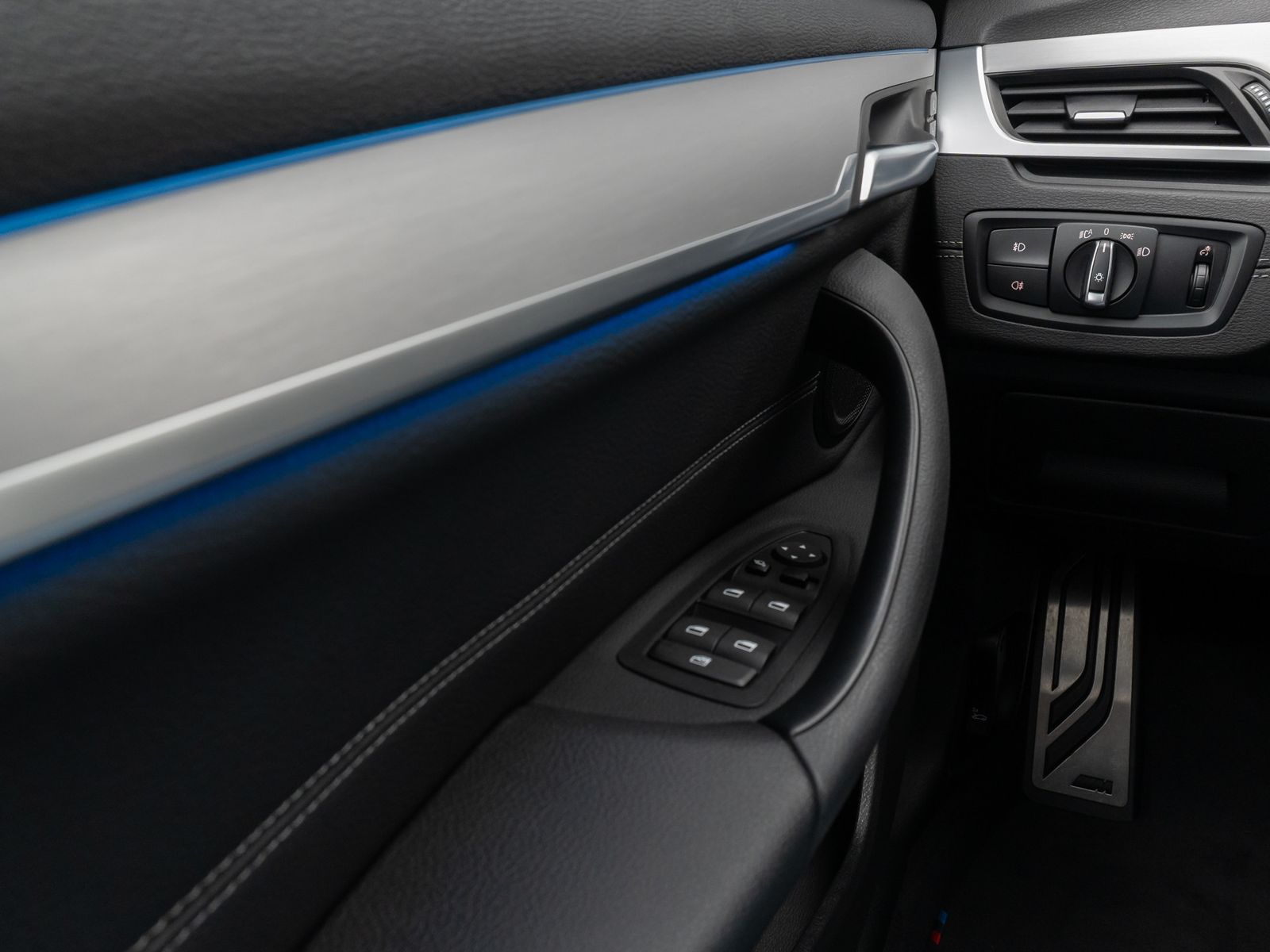 Fahrzeugabbildung BMW X1 xD25e M Sport Kamera HUD Stop&Go AHK Komfort