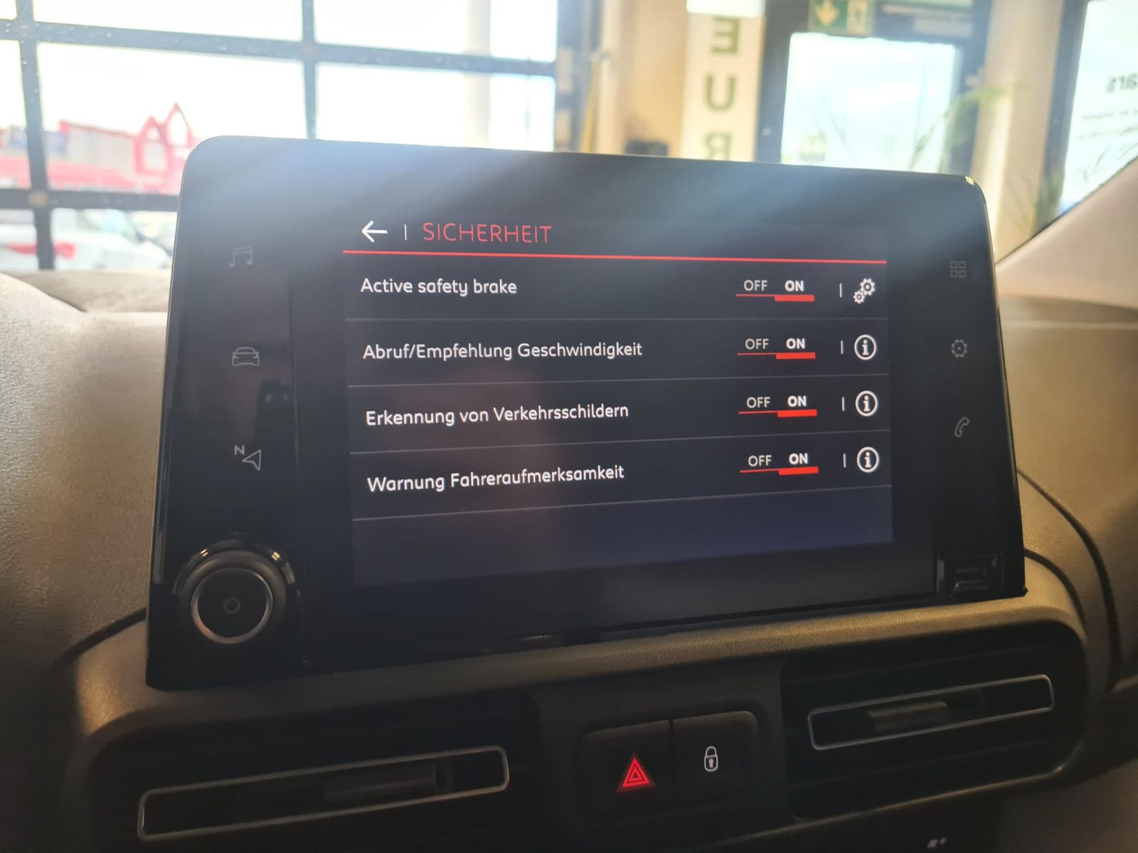 Fahrzeugabbildung Citroën Berlingo / KAMERA / SCHECKHEFT