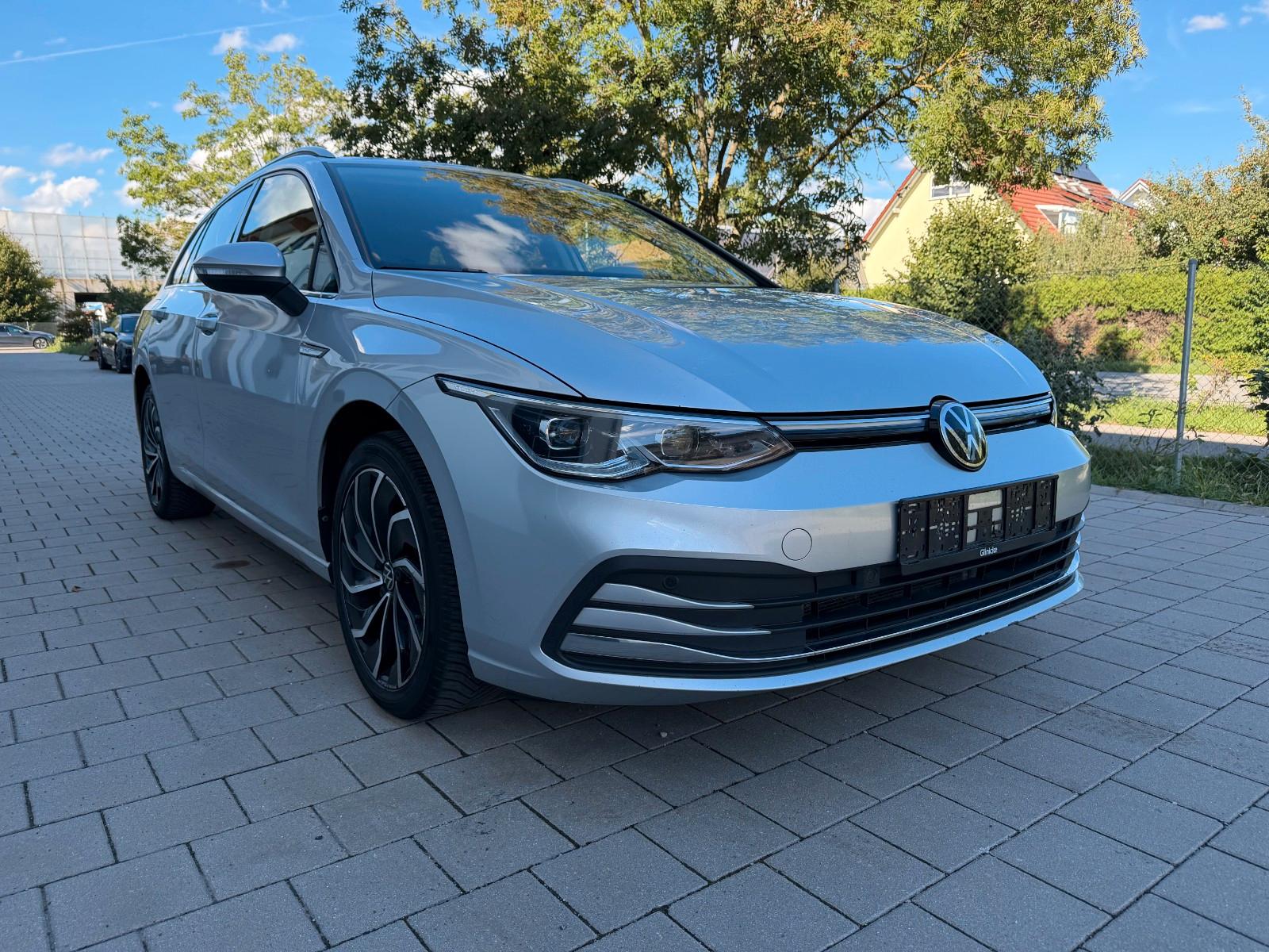 Volkswagen Golf VIII Variant Style Matrix Kamera