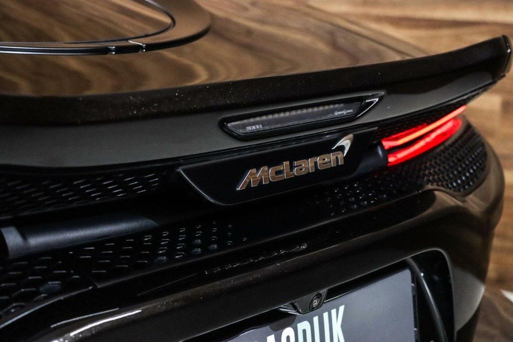 McLaren GT