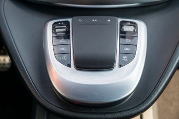 Fahrzeugabbildung Mercedes-Benz V 300 4MATIC|360°|AHK|SHZ|PANO|SPUR|TOTW.