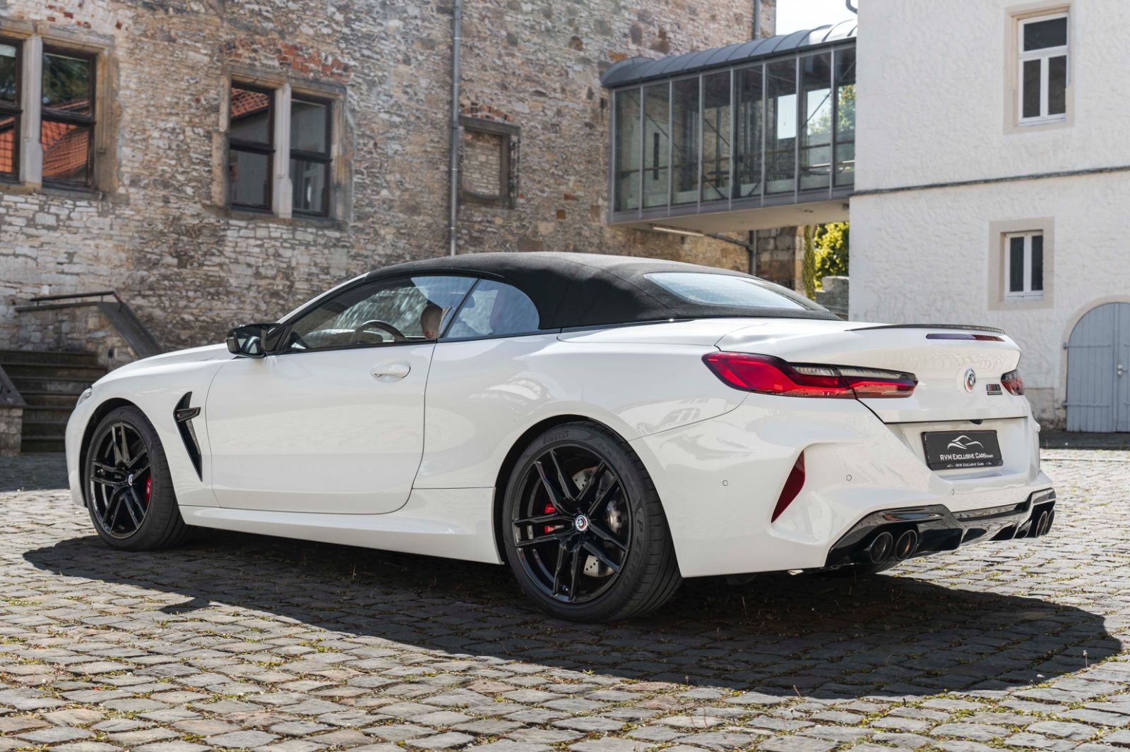 Fahrzeugabbildung BMW M8 Cabrio Competition LASER B&W ACC 3D SOFTCLOSE
