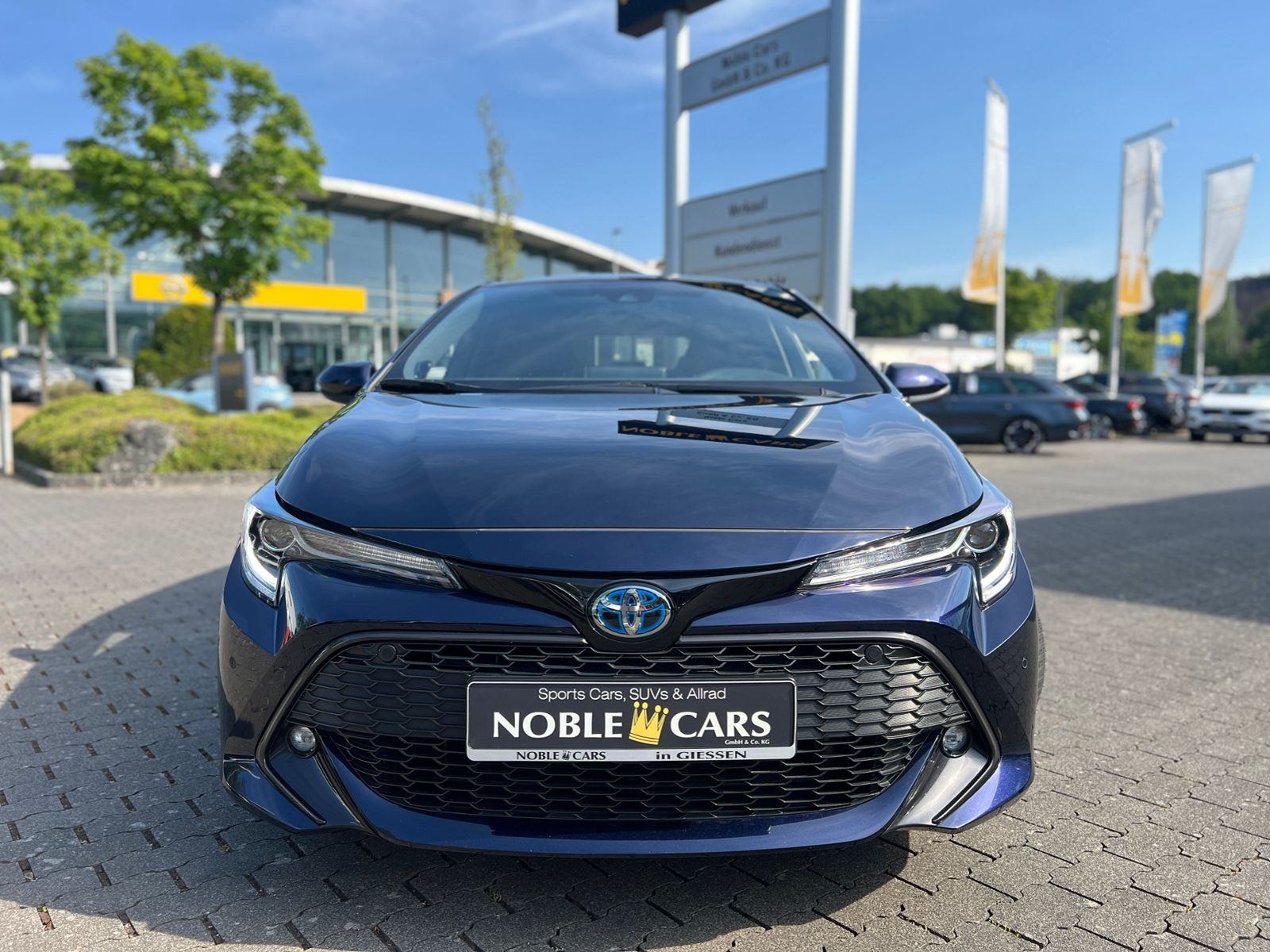 Fahrzeugabbildung Toyota Corolla 2.0 Hybrid Team D JBL LED RFK NAVI SHZ