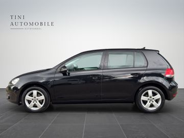 Volkswagen Golf - 6