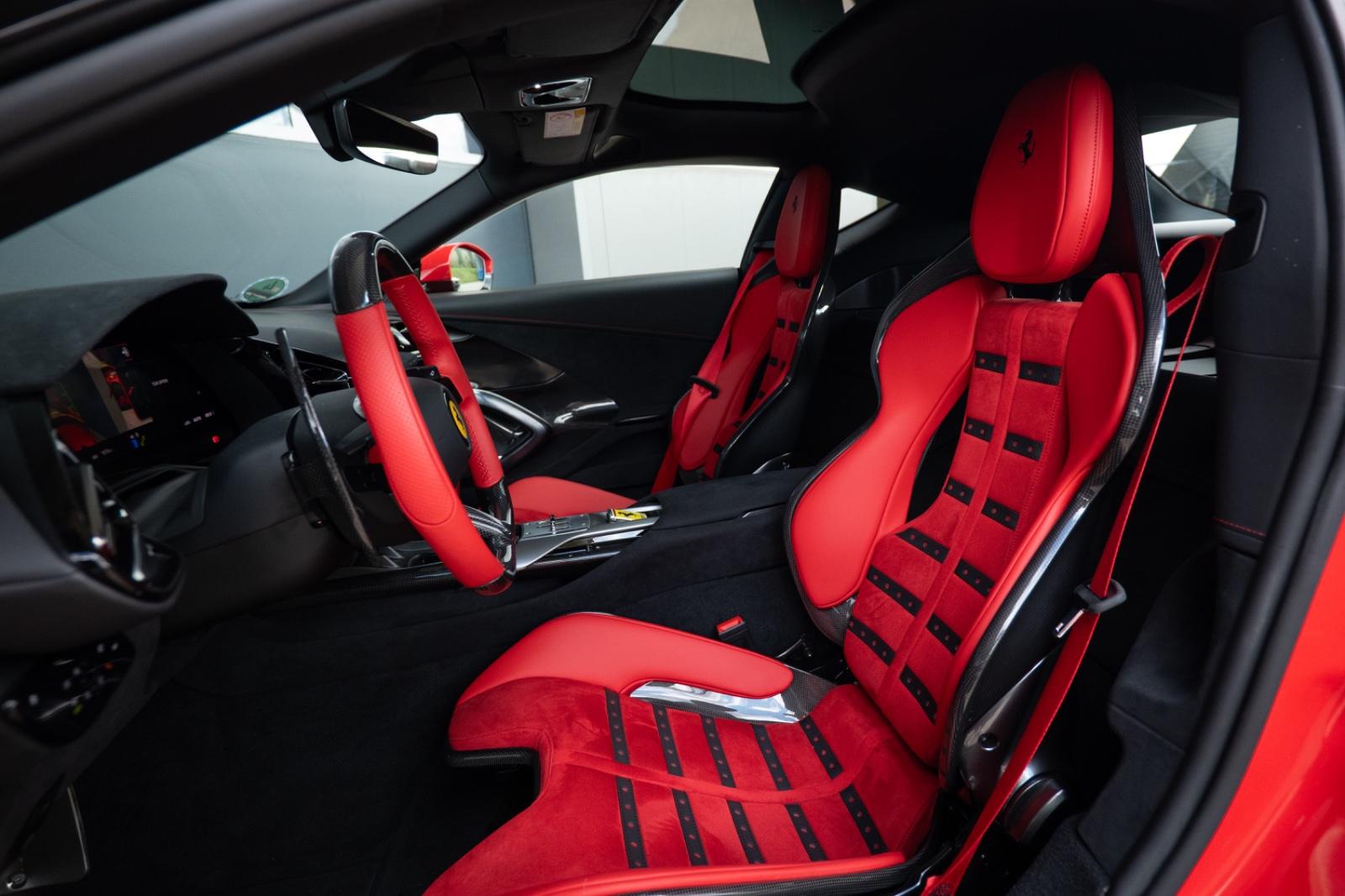 Ferrari LIFT/CARBON/RACING SEATS/ACC