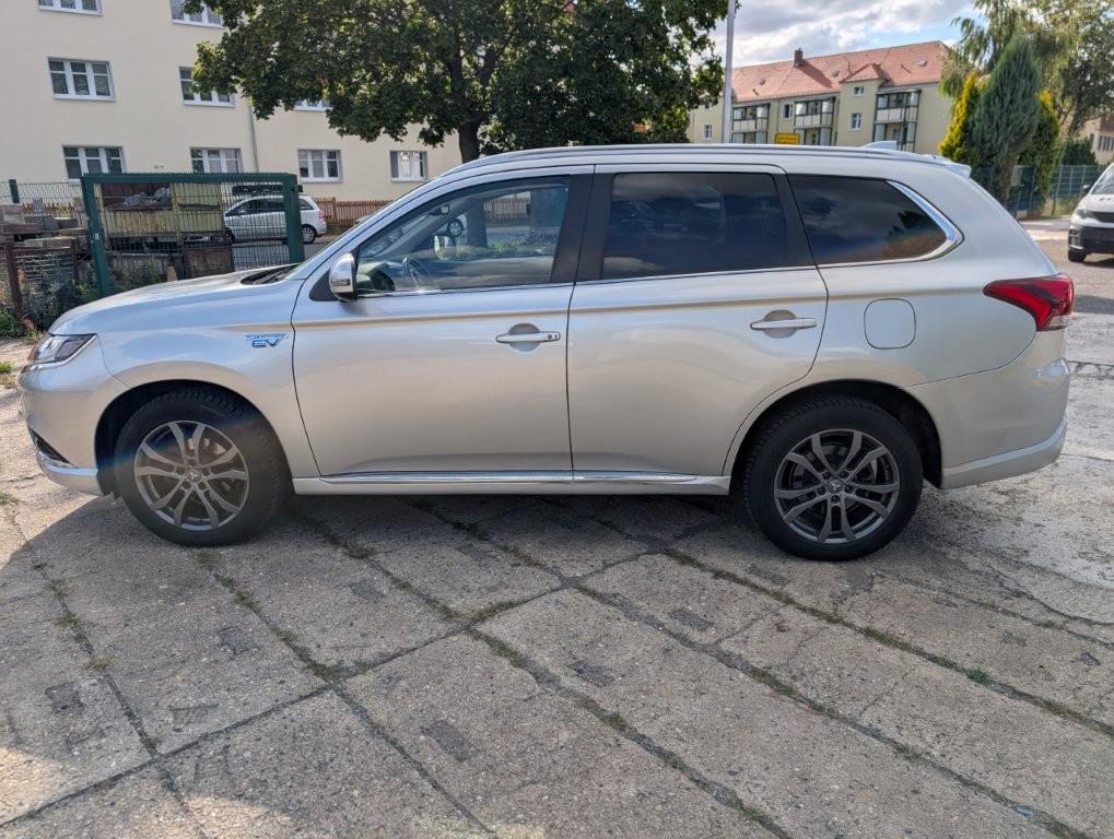 Mitsubishi Outlander PHEV Top 4WD