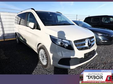 Mercedes V 220 - 2
