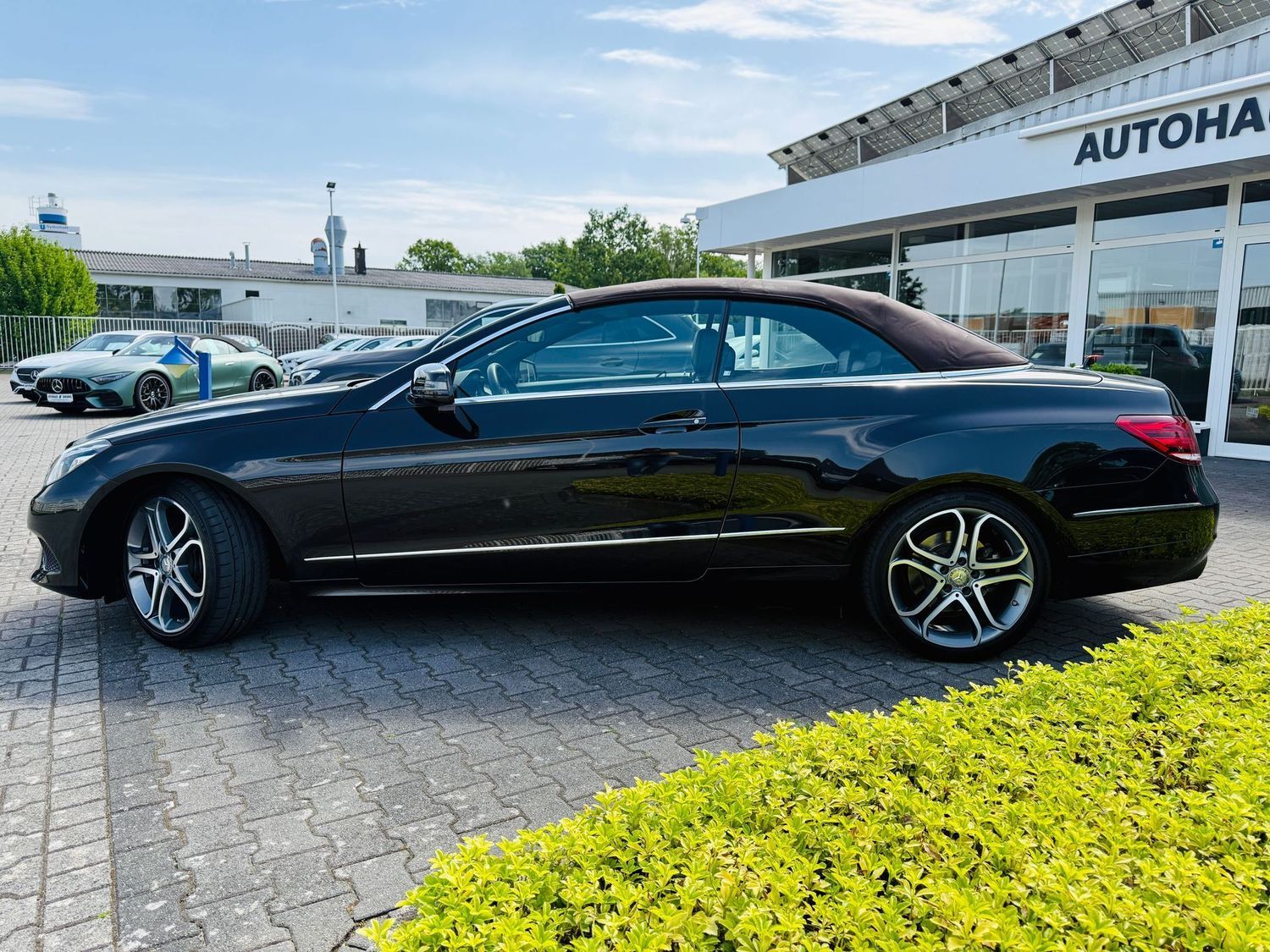 Fahrzeugabbildung Mercedes-Benz E 200 CABRIO SPORTPAKET - Autom., LED, Navi, PTS