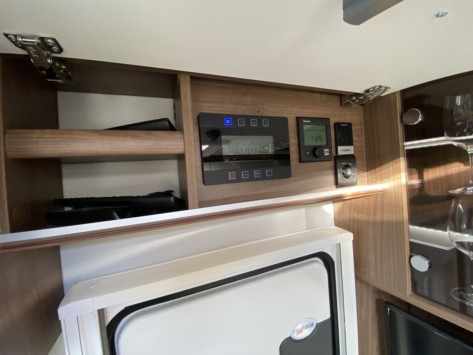 Fahrzeugabbildung Frankia F-Line I 740 BD Hubstützen, Solar, Sat + 2x TV