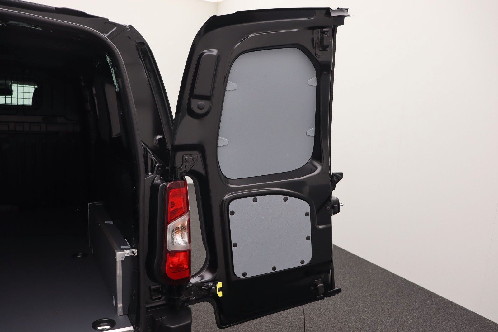 Fahrzeugabbildung Fiat Doblo Serie 3 L2 Heavy KaWa 1.5 BlueHDi AT8