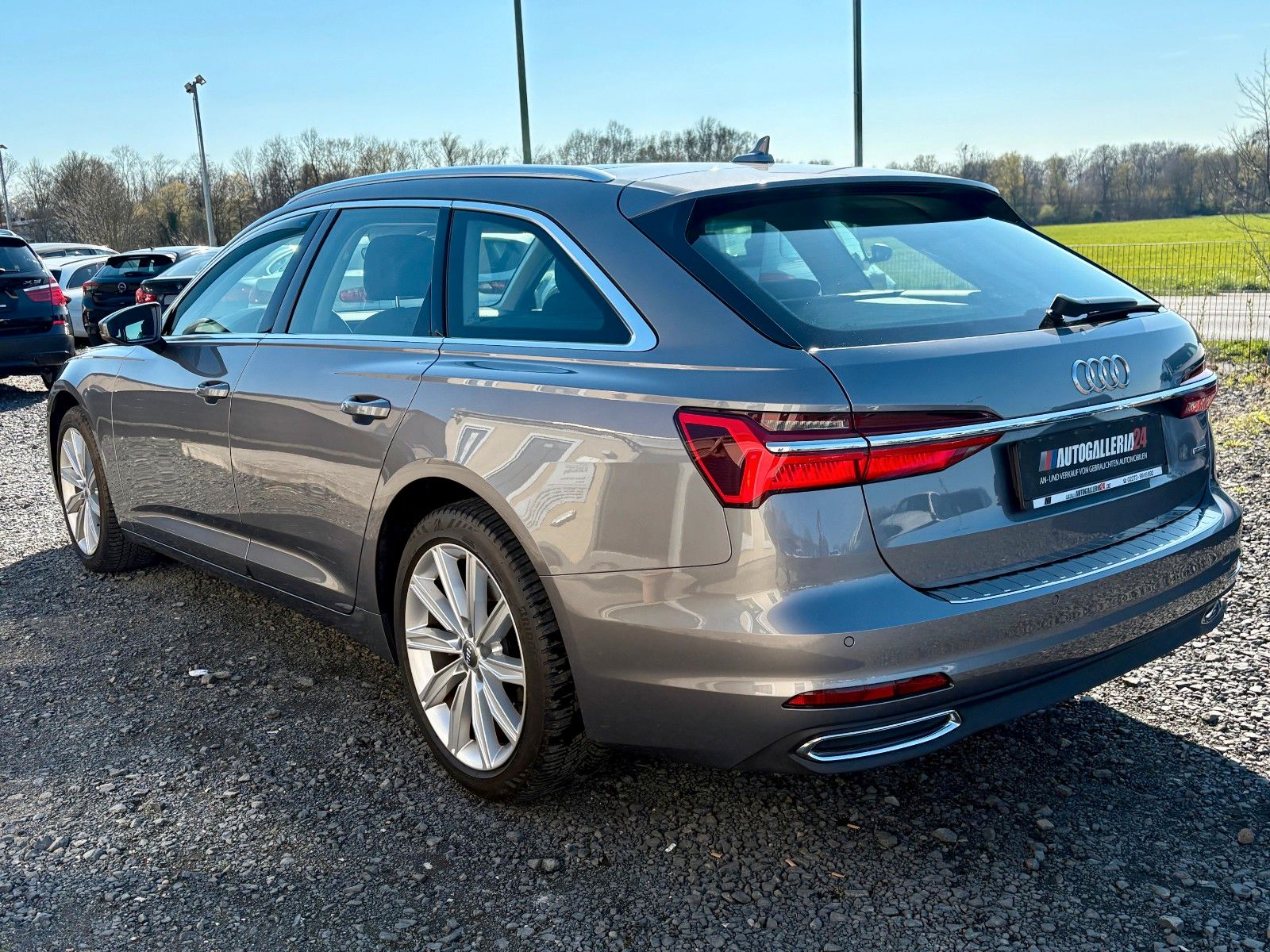 Fahrzeugabbildung Audi A6 Avant 45 TFSI quattro Aut. Navi LED Pano AHK
