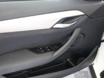 BMW X1 sDrive 20d XENON KLIMAAUTOMATIK PDC AHK