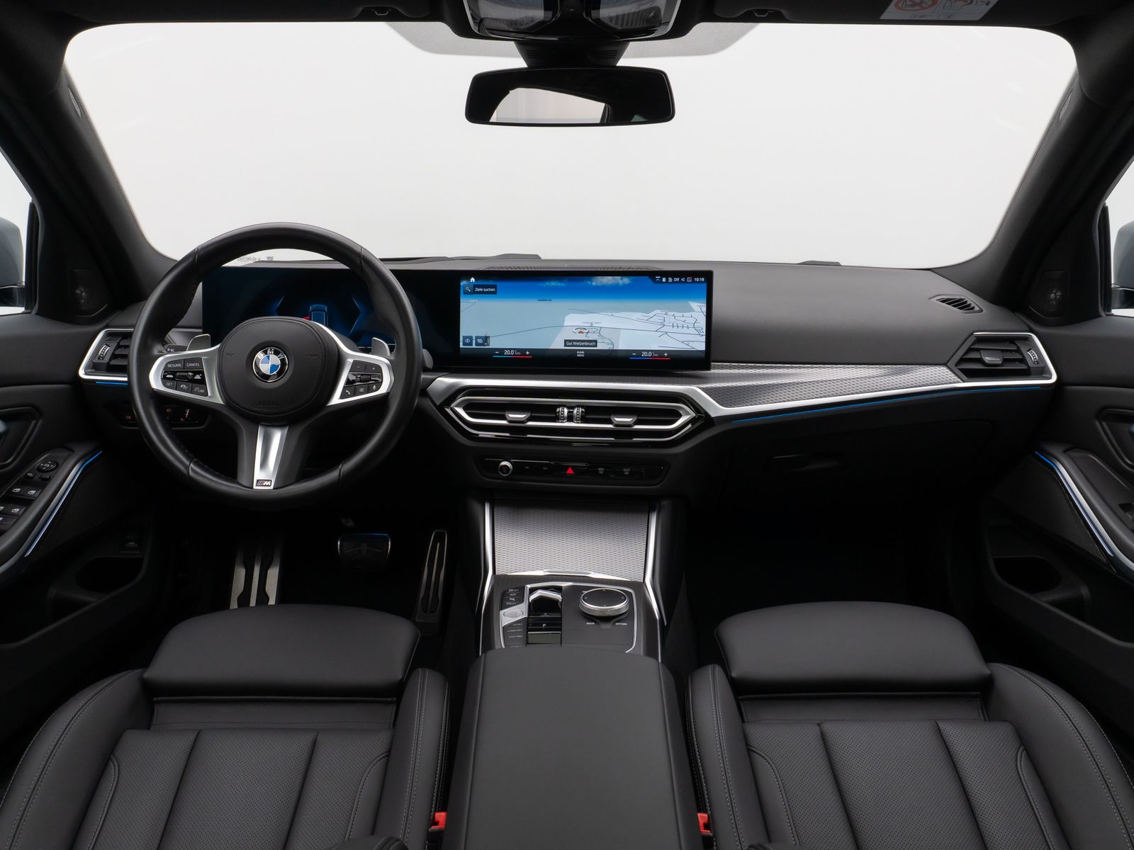 Fahrzeugabbildung BMW 330i  M Sport Panorama 360° HUD DAB H/K 19Zoll