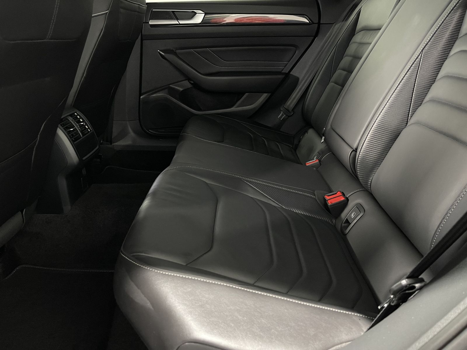 Fahrzeugabbildung Volkswagen Arteon Shooting Brake R-Line 2.0 TDI*AHK*Leder*