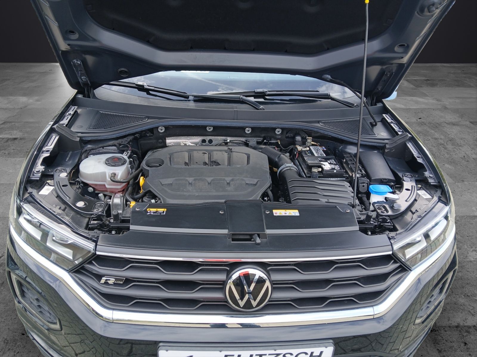 Fahrzeugabbildung Volkswagen T-Roc TSI Sport 4M DSG LED Navi AID ACC RFK SH 1