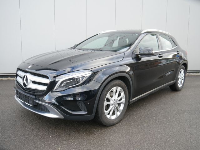 Mercedes-Benz GLA 180 URBAN NAVI/BIXENON/PANO/RFK