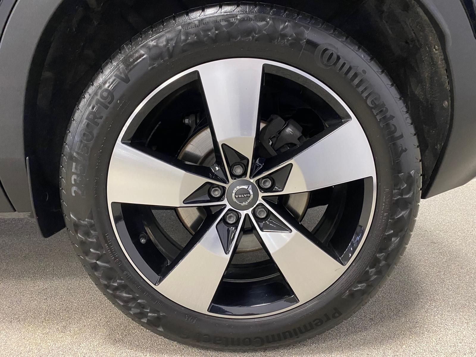Fahrzeugabbildung Volvo XC40 KLIMA+RFK+PDC+NAVI+SITZHEIZ+4x4+AHK+ALU+LED
