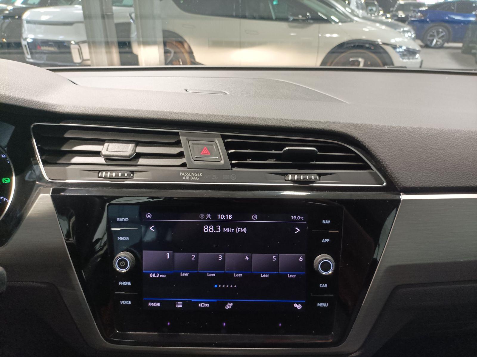 Volkswagen Touran 1.5 TSI Comfortl. App ParkPilot Sitzheiz, миниатюра 11