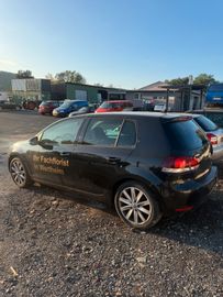 Volkswagen Golf - 6