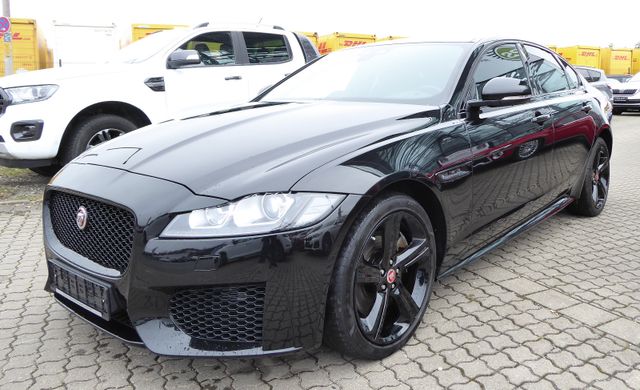 Jaguar XF 30d Chequered Flag Panorama Navi Kamera Leder