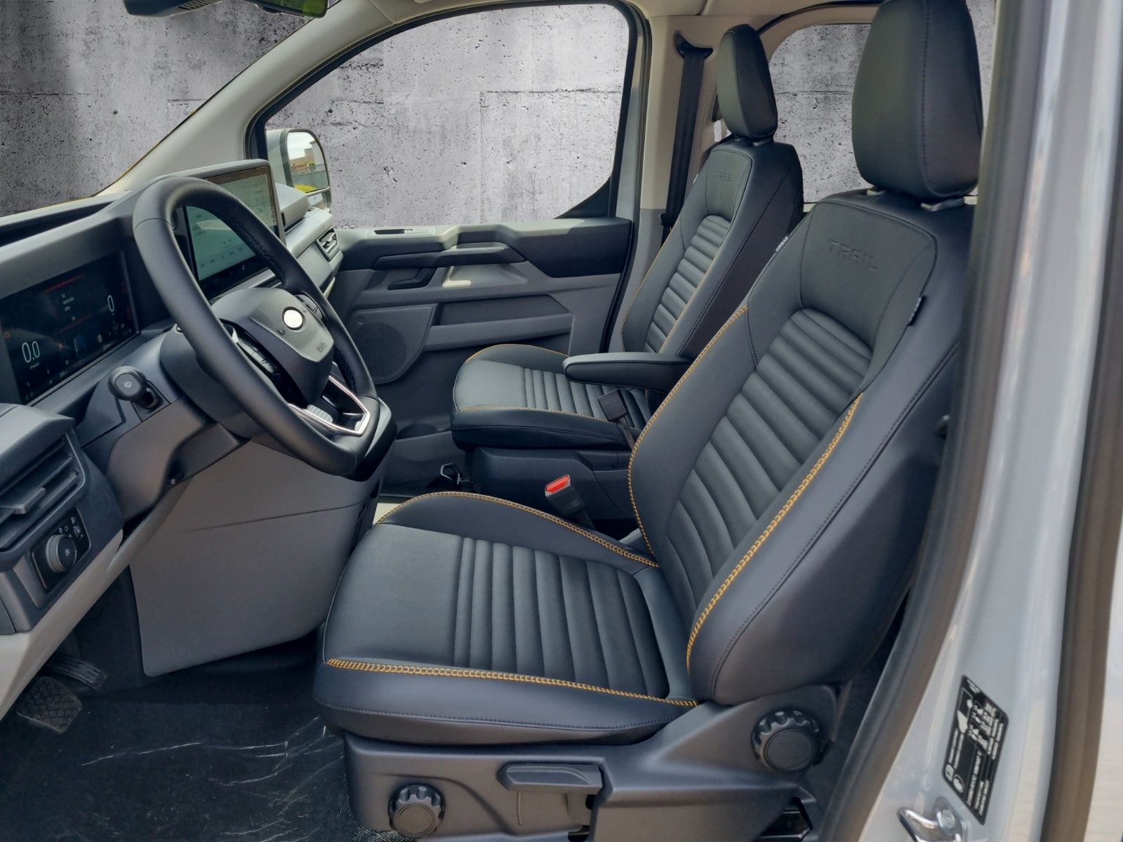 Fahrzeugabbildung Ford Transit Custom Kasten 320 L2 Trail Doppelkabine