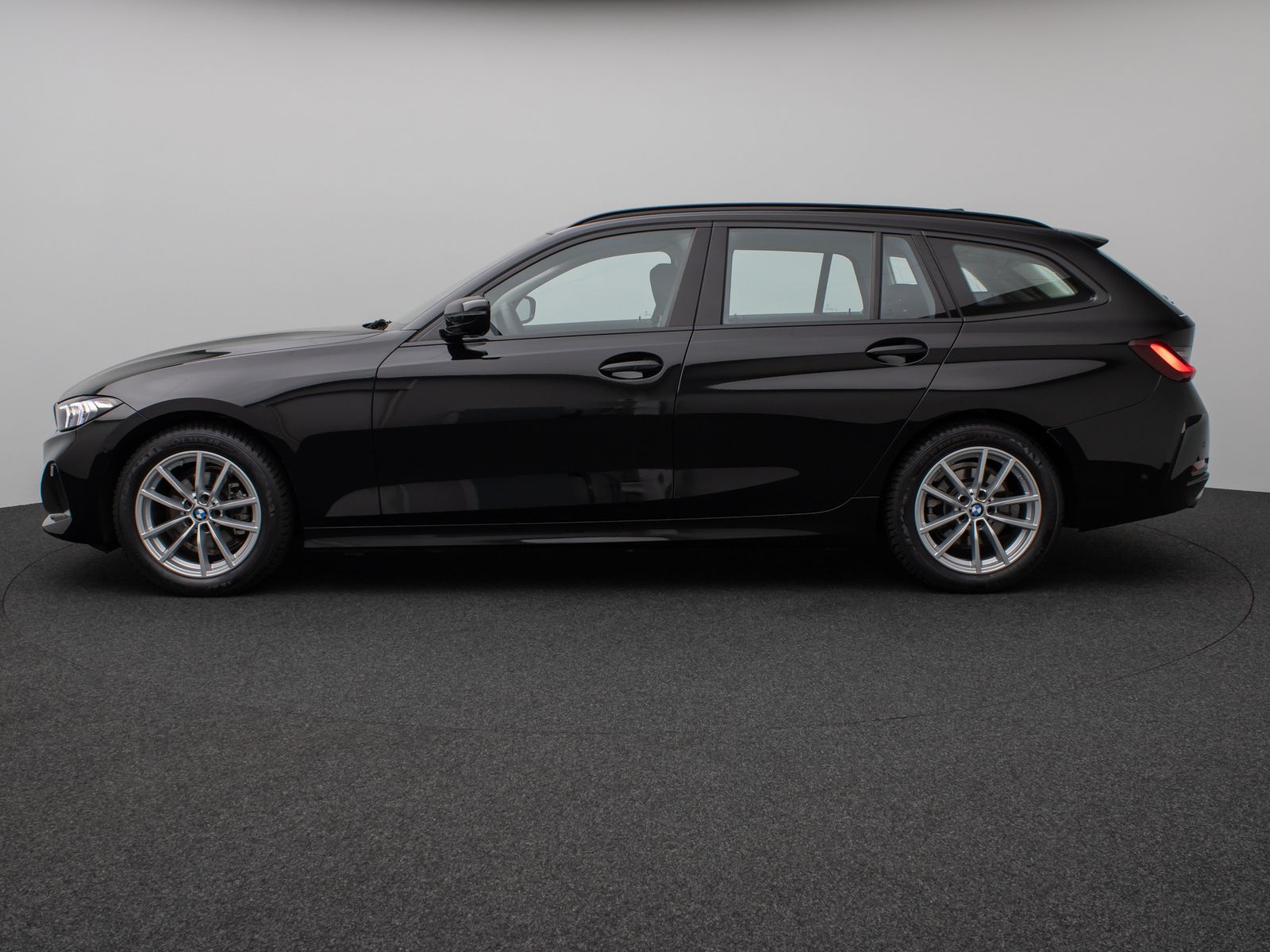Fahrzeugabbildung BMW 318i Kamera DAB CockPit+ Alarm Geschwindigkeitsr