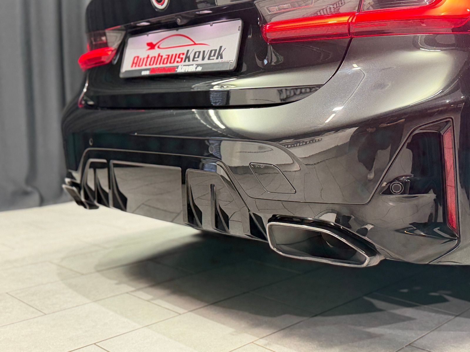 Fahrzeugabbildung BMW M340i xDrive Limousine|M-Sitze|H&K|360°|PANO|HuD