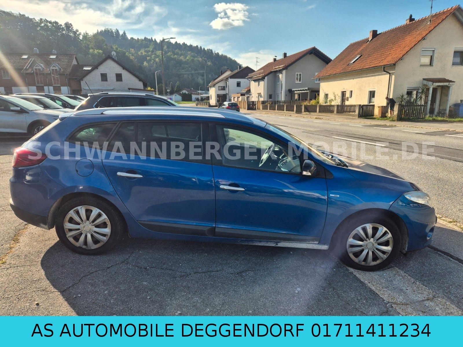 Renault Megane 2011 — photo 10