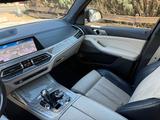BMW X7 xDrive30d - - weiße BMW X7