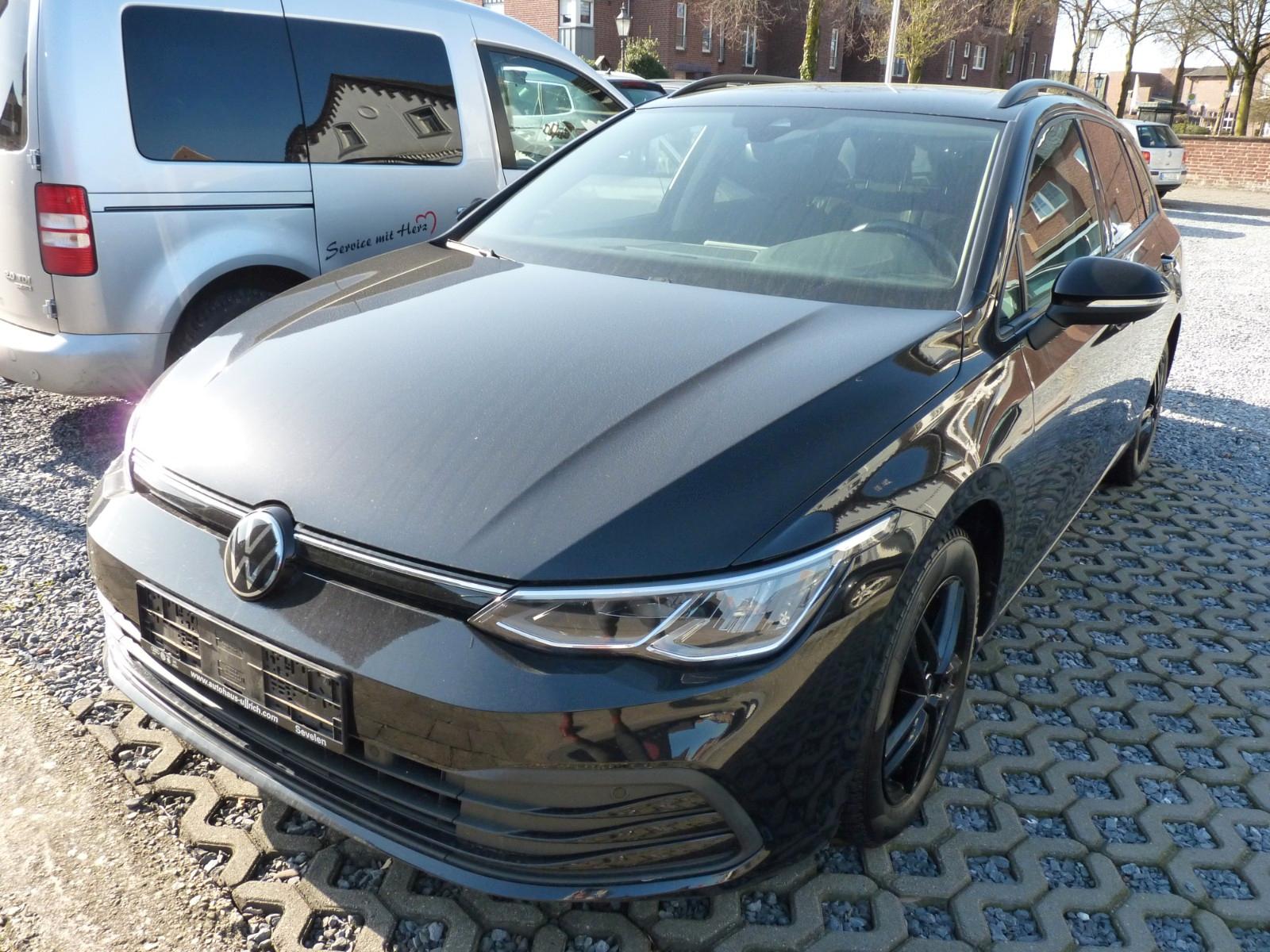 Volkswagen Golf VIII Variant Life