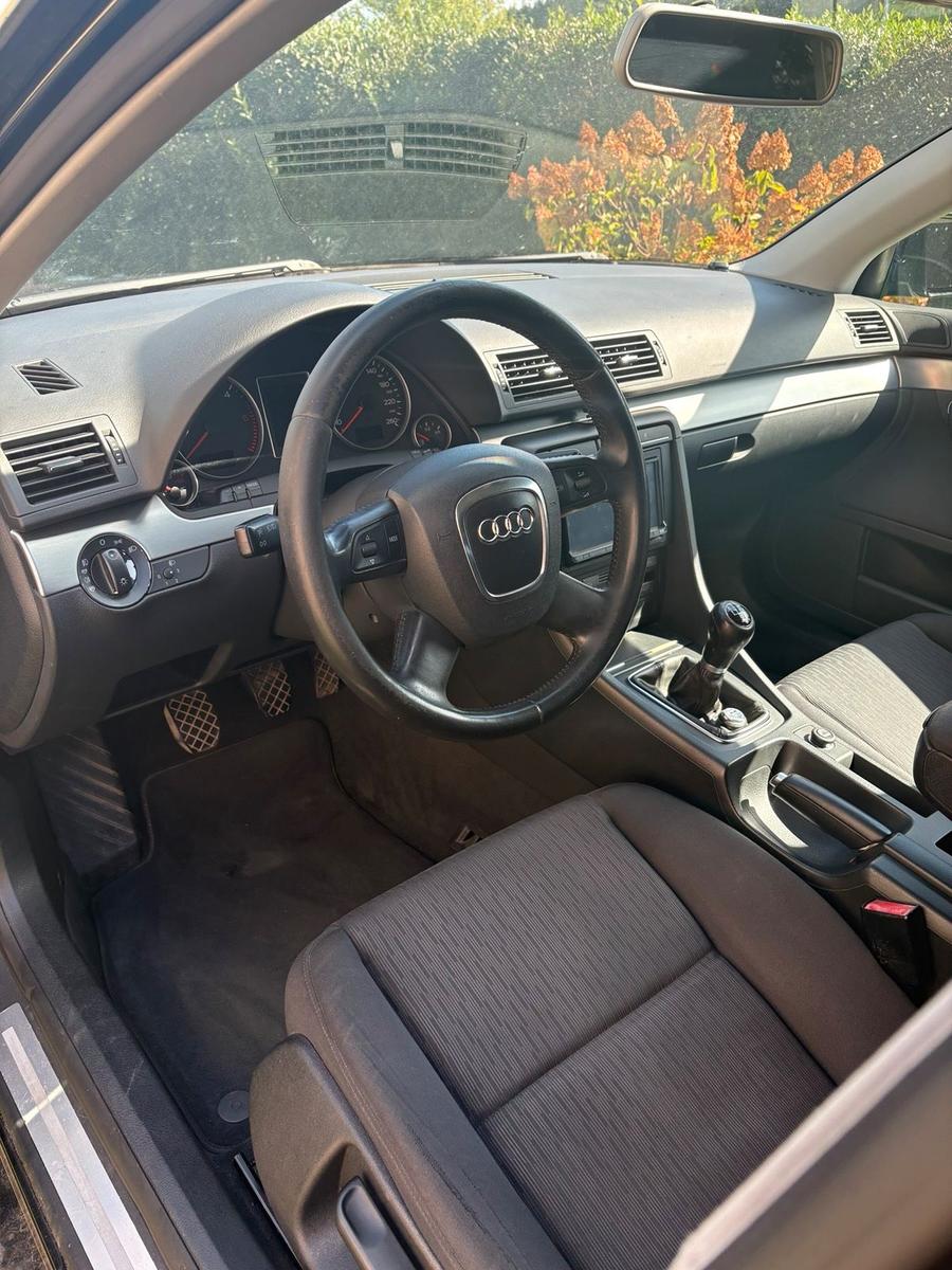 Audi A4 2007 — photo 9