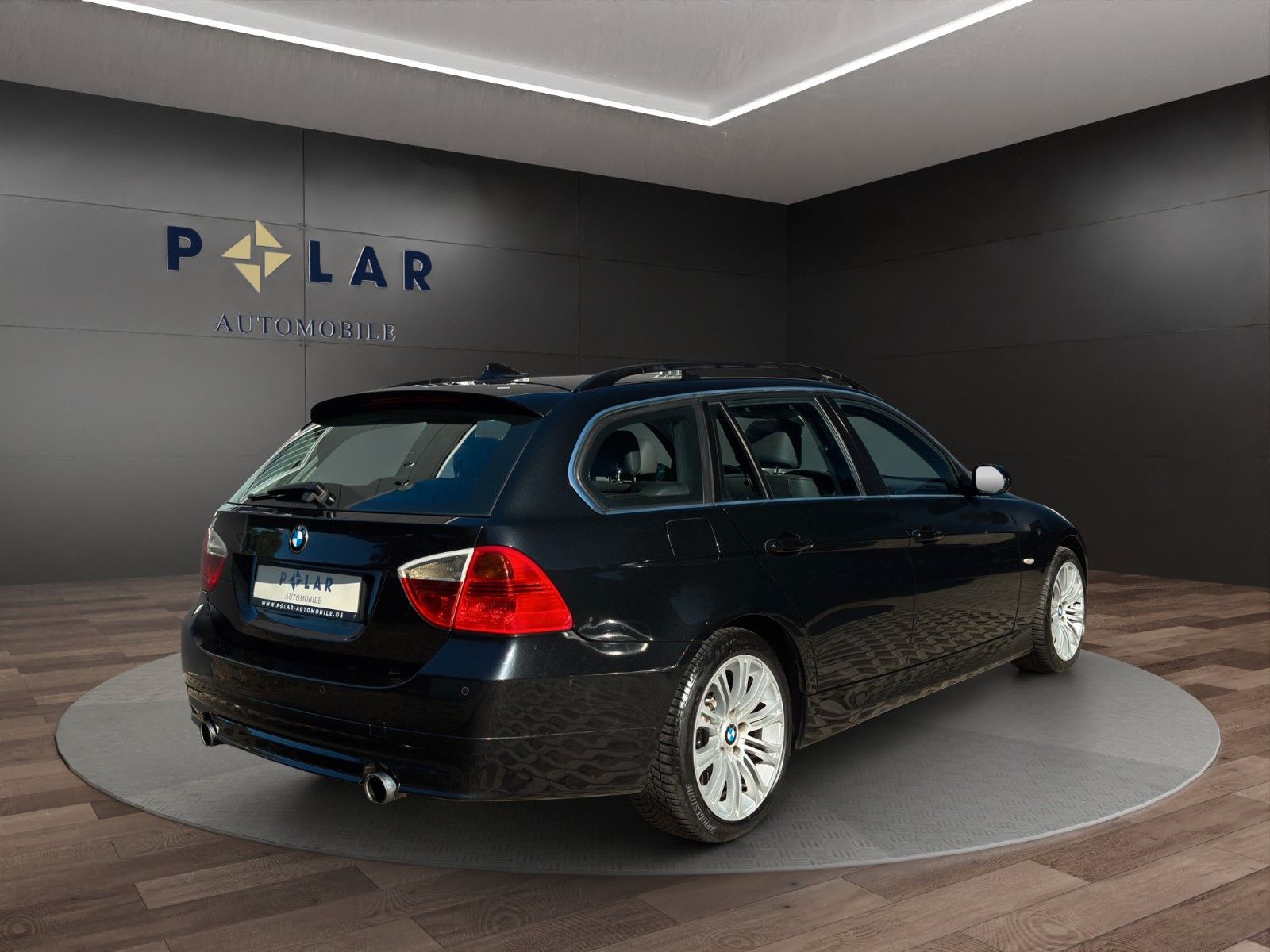 Fahrzeugabbildung BMW 335i Touring xDrive *Pano*Xenon*Elektr.Sitze