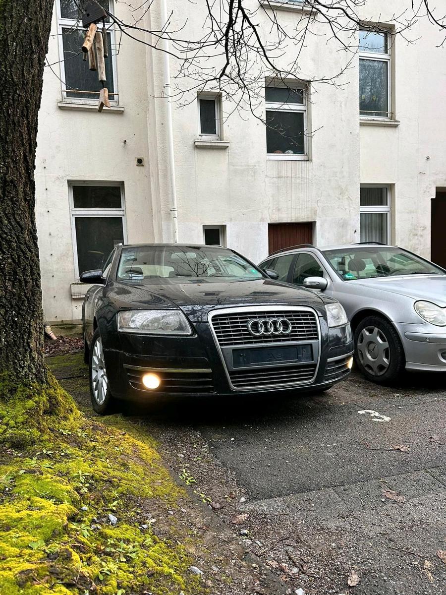 Audi A6 2006 — салон