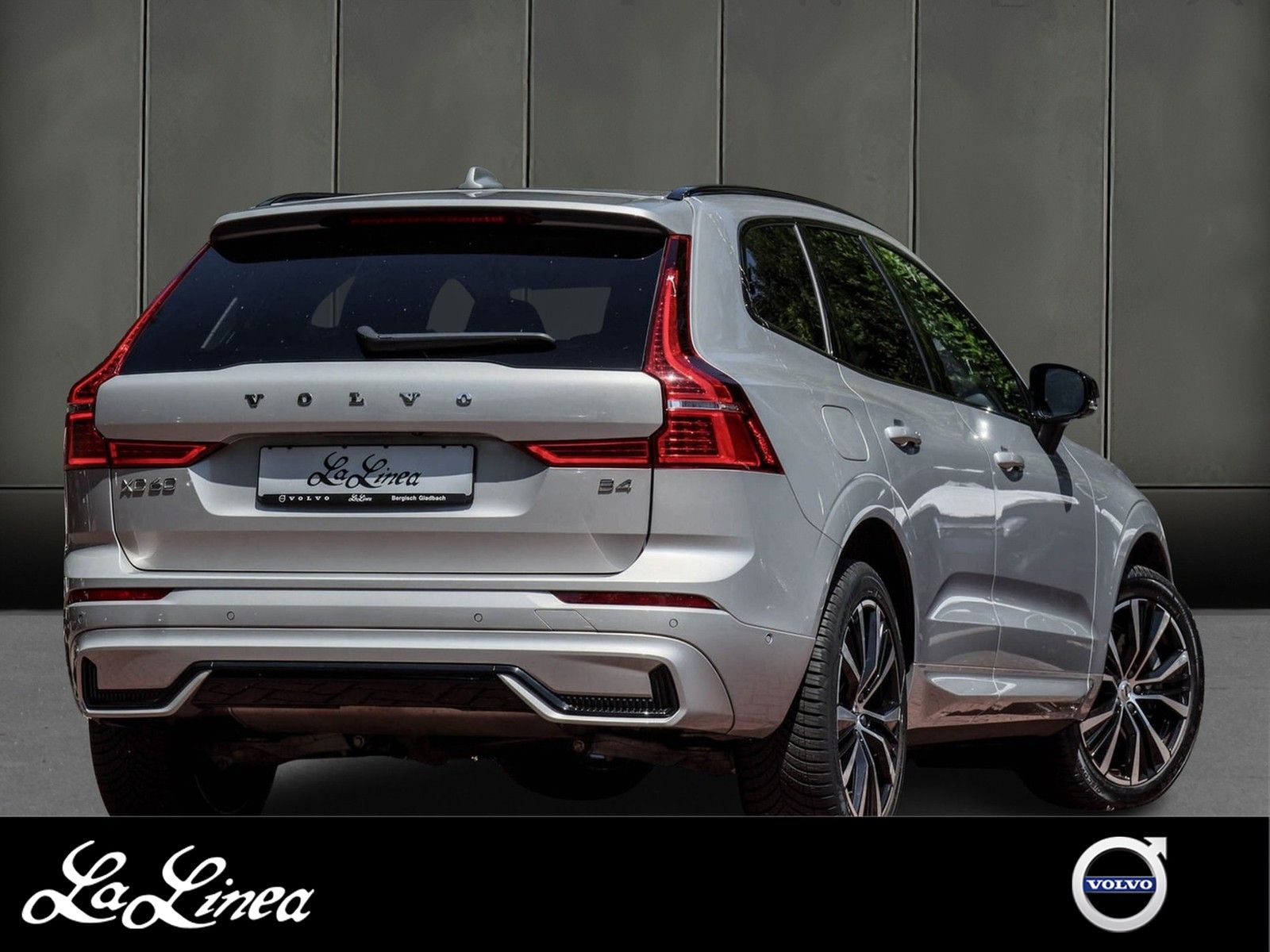 Volvo XC60 B4 Plus Dark 2WD imagem 2