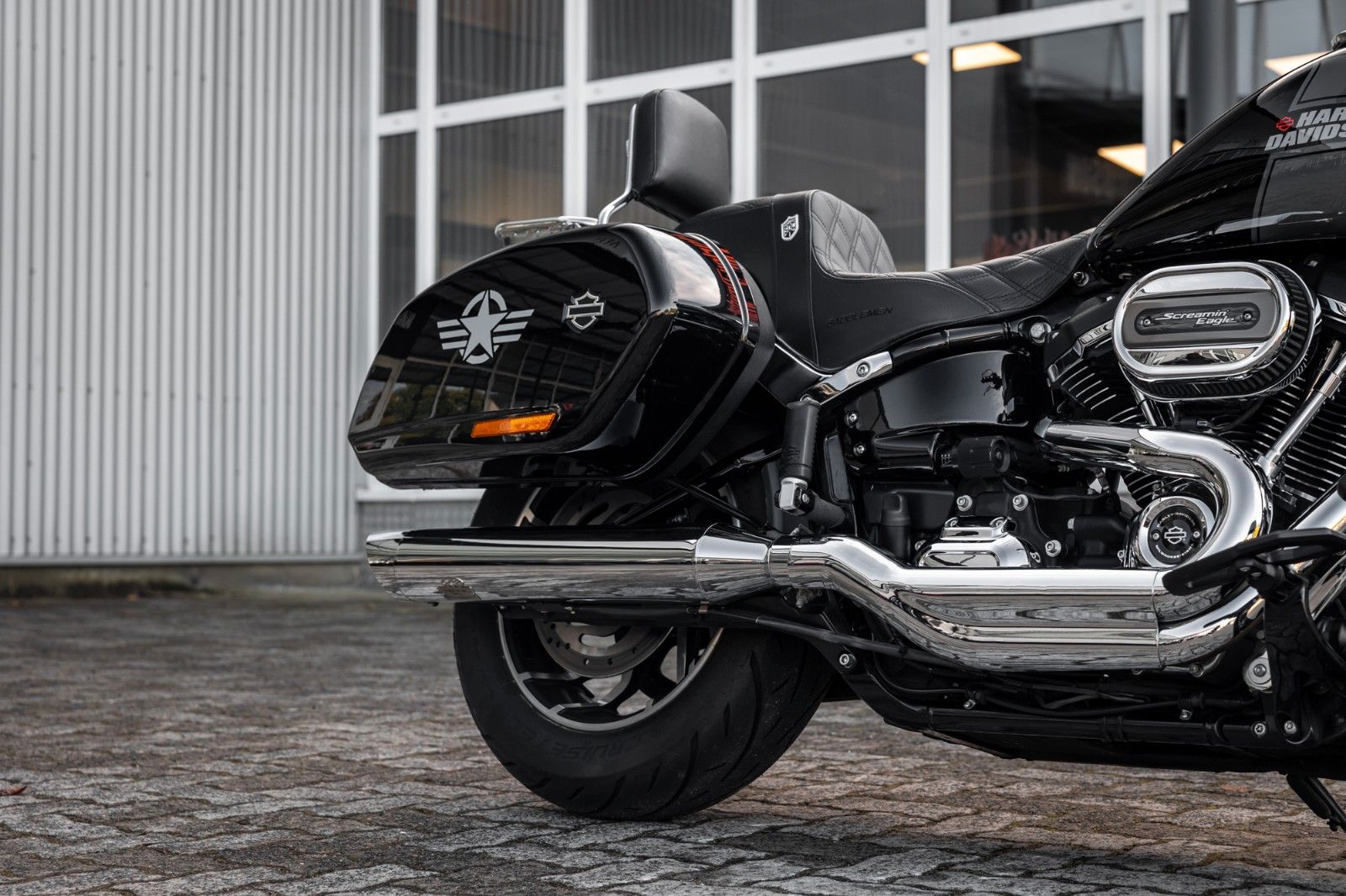 Fahrzeugabbildung Harley-Davidson FLSB Sport Glide Softail - JEKILL & HYDE STAGE 1