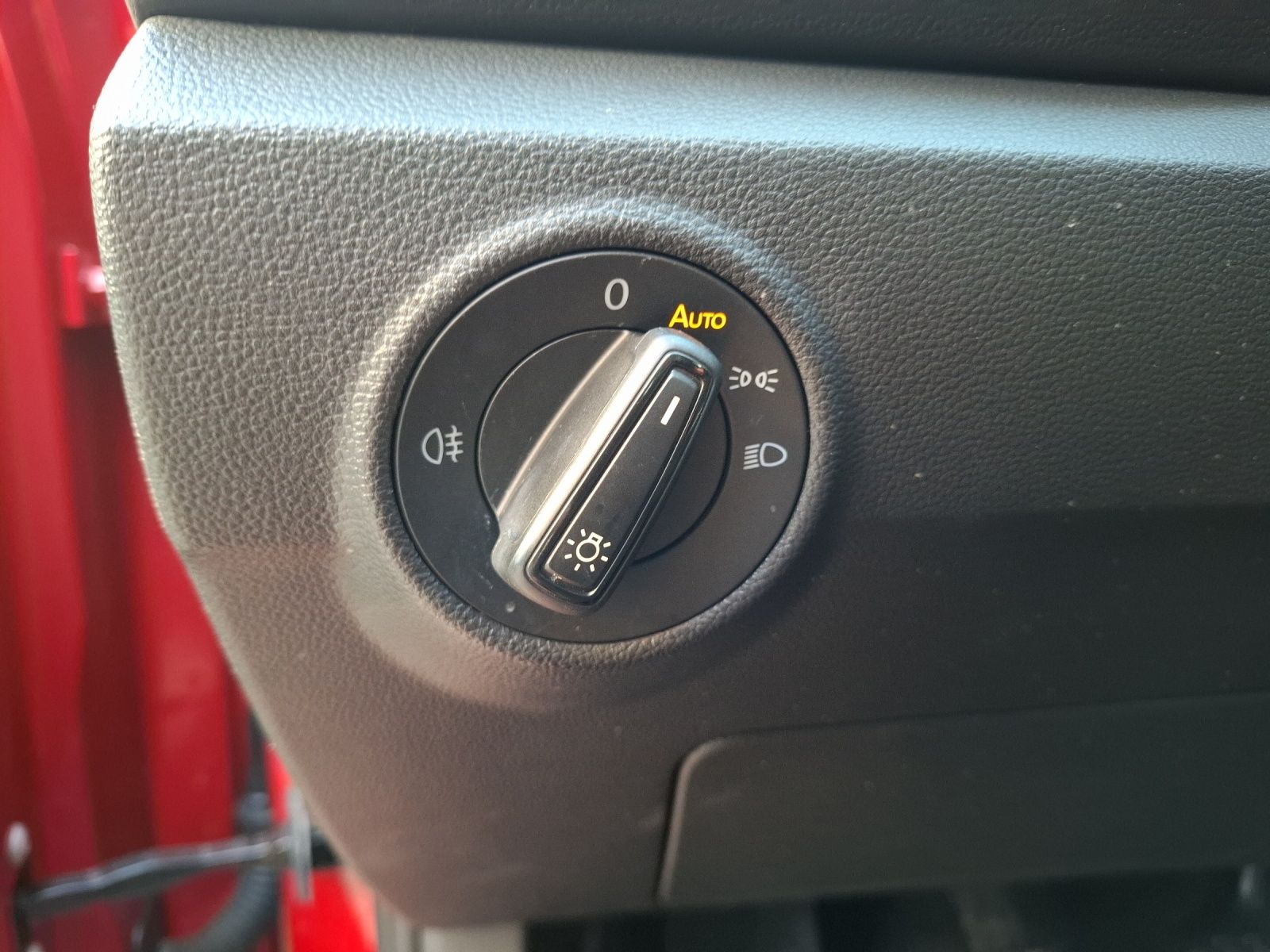 Fahrzeugabbildung Volkswagen T-Roc TSI Life LED Navi AID Park-Assoist SH