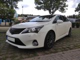 Toyota Avensis Combi 2,0-l-D-4D  - Toyota Avensis aus 2013