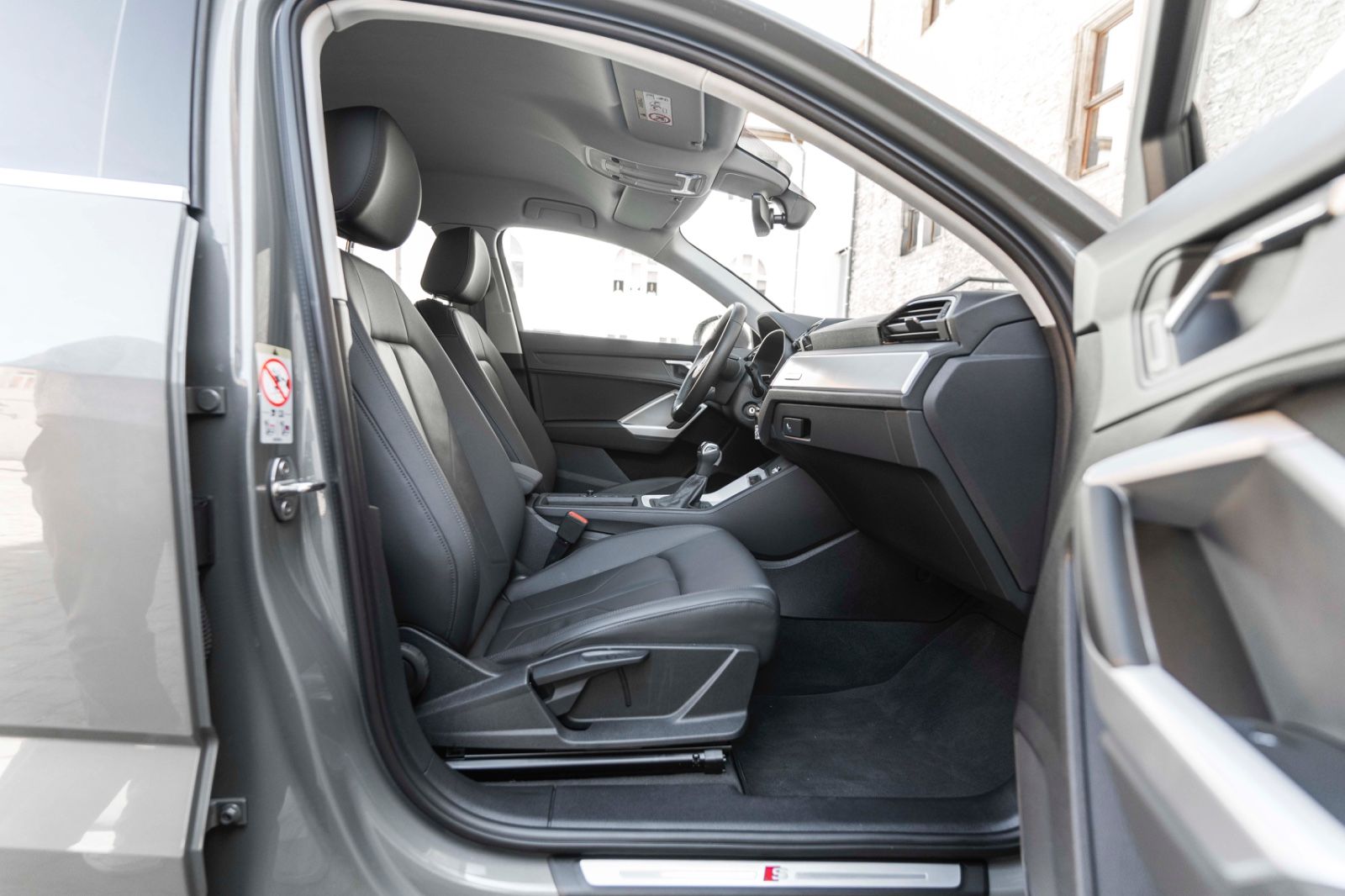 Fahrzeugabbildung Audi Q3 Sportback 45 TFSI e S-Line ACC LED GARANTIE