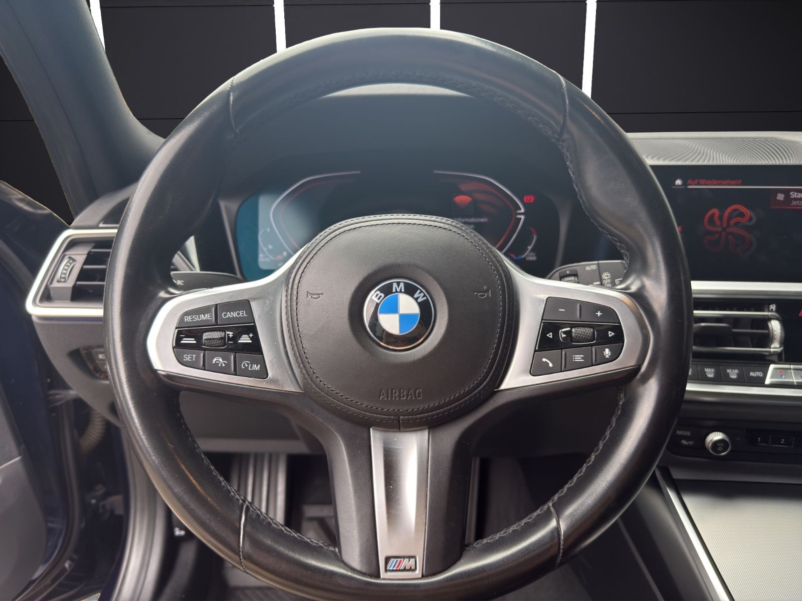 Fahrzeugabbildung BMW 320 d xDrive Touring *Ambiente*Sport Line* AHK*