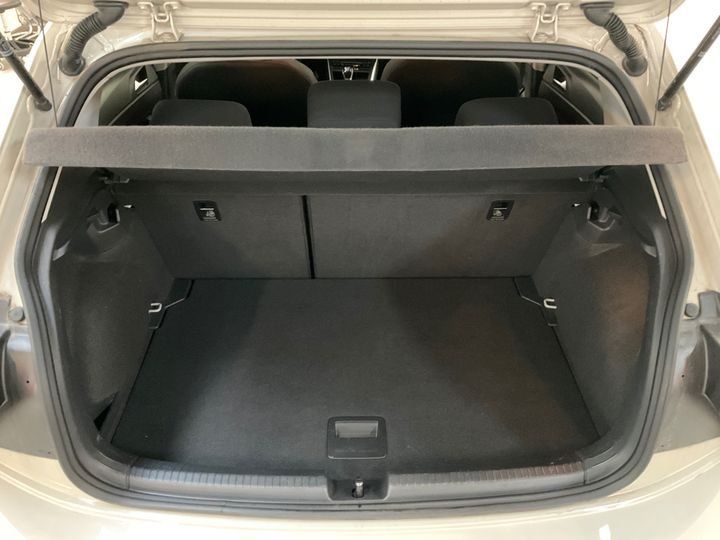 Fahrzeugabbildung Volkswagen Polo Life TSI *AHK*LED*PDC*Sitzhzg.*App-Con.*ACC