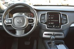 Fahrzeugabbildung Volvo XC90 Momentum AWD
