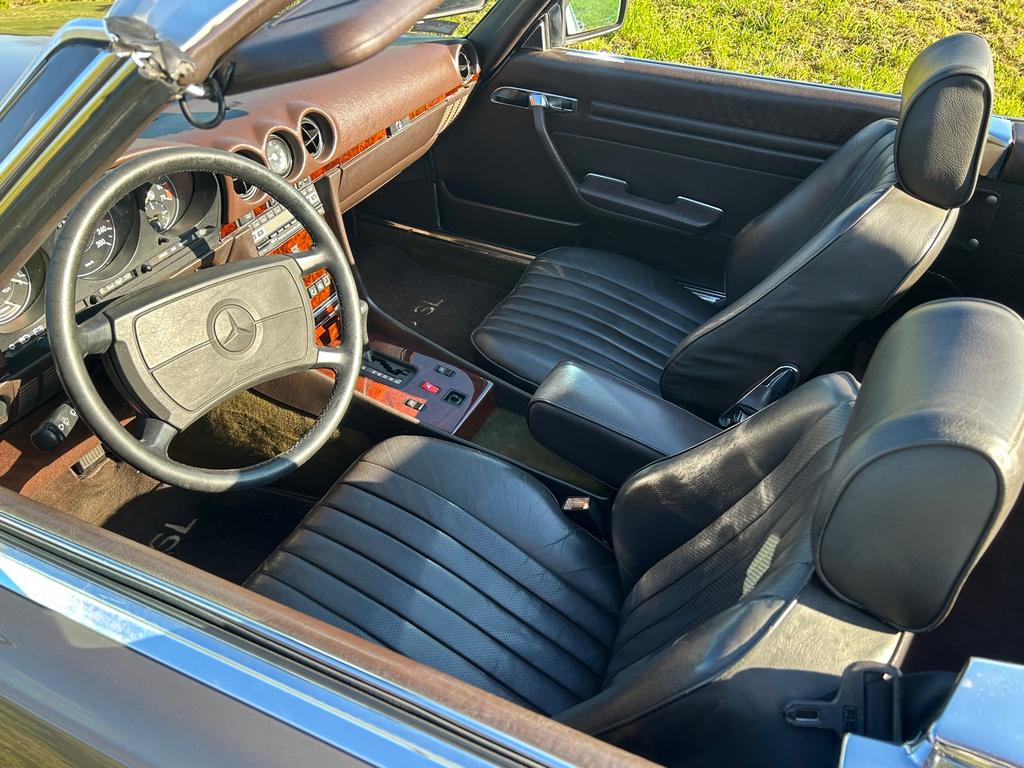 Mercedes-Benz SL 560