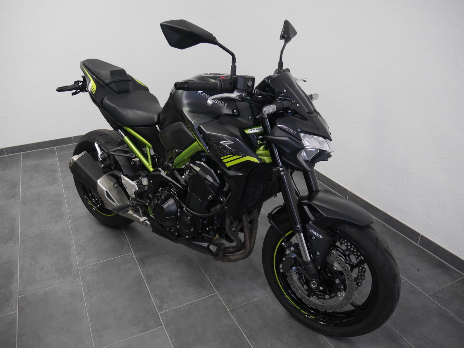 Kawasaki Z 900 / Black / kurzer KZH / A2 Drosselbar