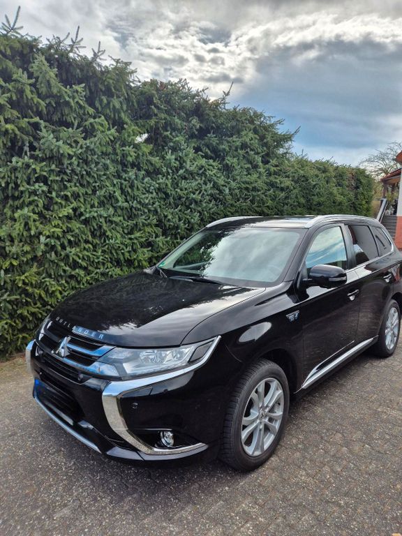 Image of Mitsubishi Plug-in Hybrid Outlander