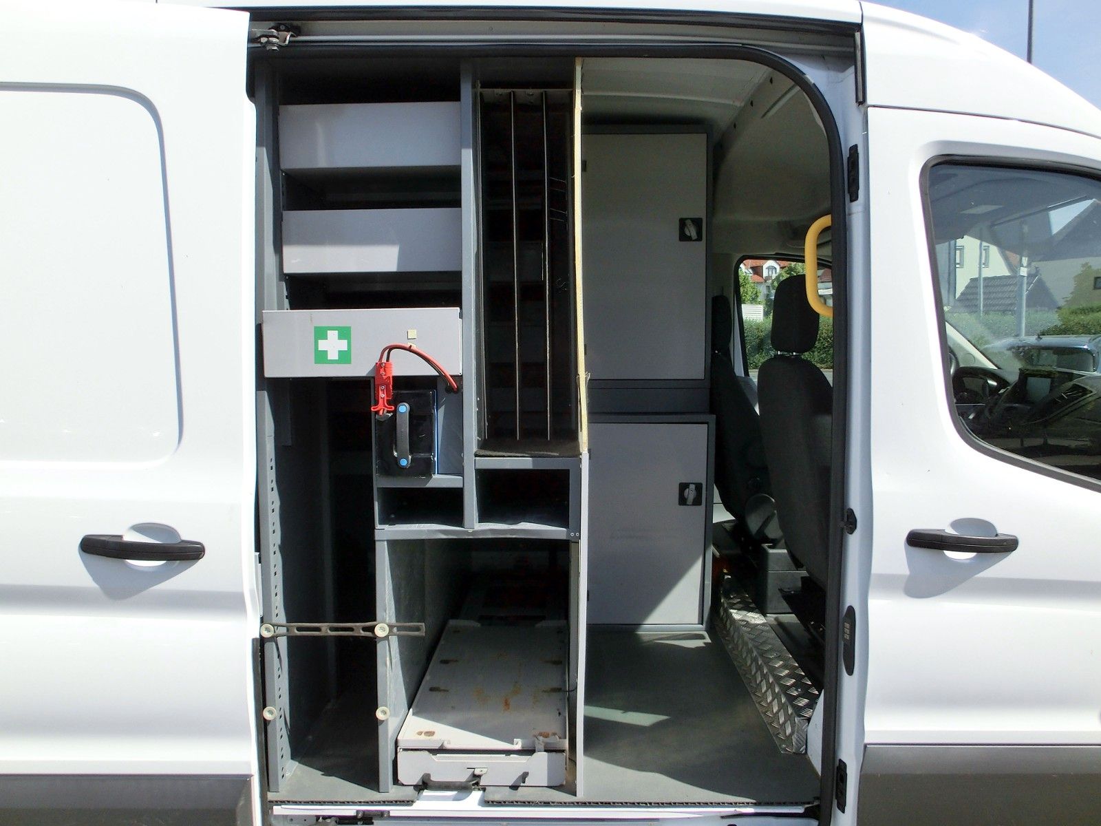 Fahrzeugabbildung Ford Transit Kasten 350 L2H3