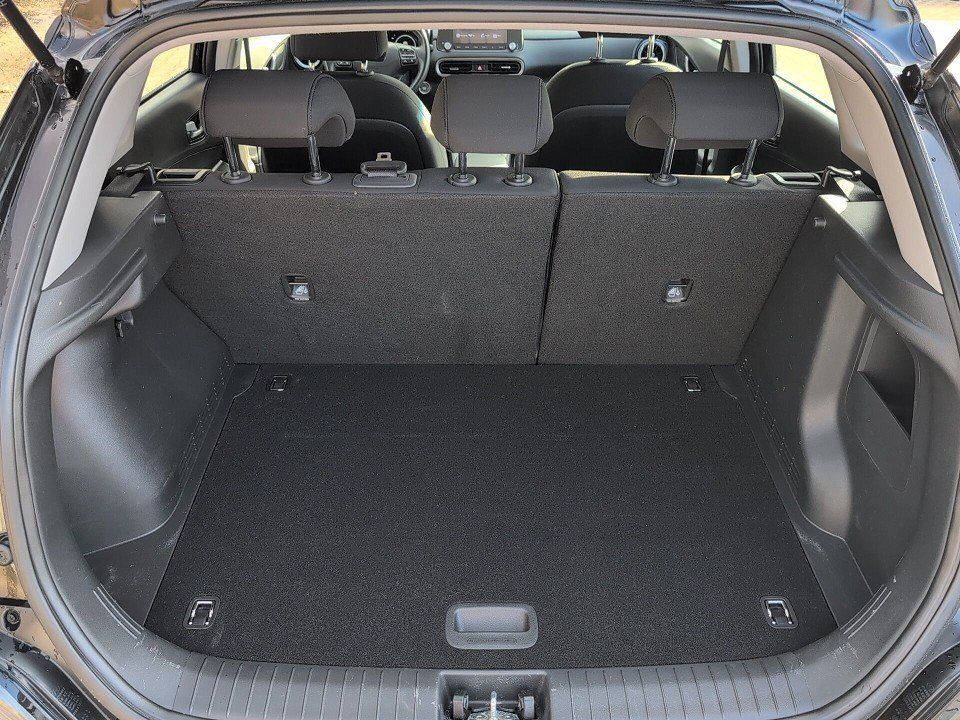 Fahrzeugabbildung Hyundai KONA EV 39kWh SELECT 11kW-OBC !GARANTIE-05.2030!