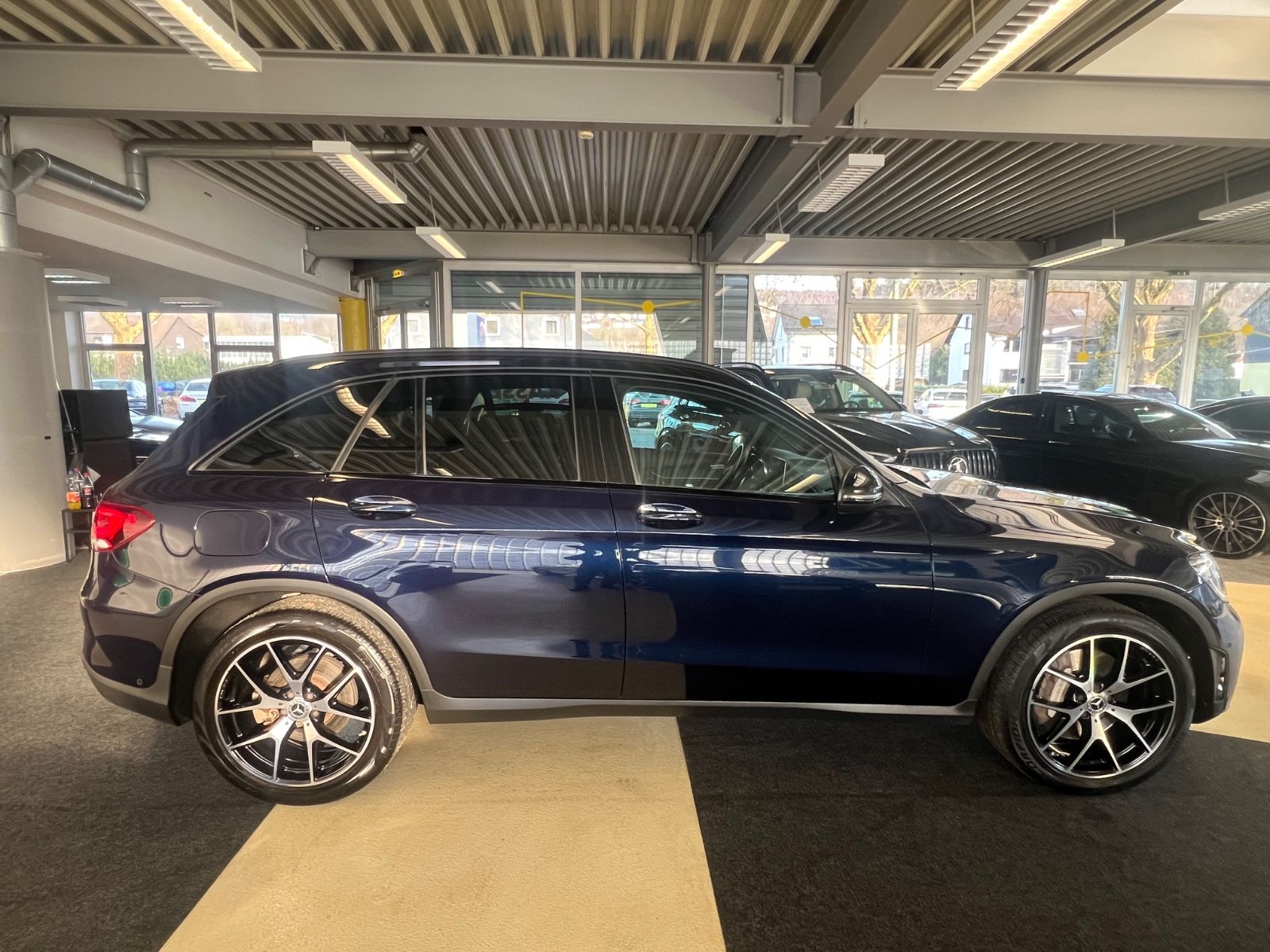 Fahrzeugabbildung Mercedes-Benz GLC 200 4Matic AMG LINE Night Pkaet *1.HAND*